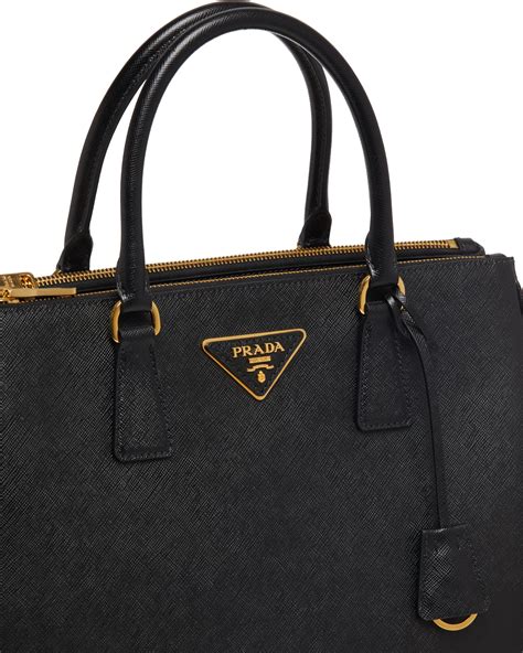 prada ledertasche schwarz|Prada.